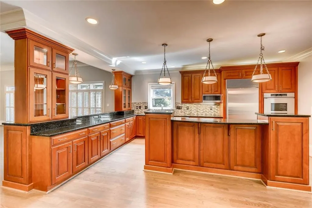 100 Strauss Lane, Atlanta, Georgia 30350, 7 Bedrooms Bedrooms, ,7 BathroomsBathrooms,Residential,Sold,100 Strauss Lane,5847940