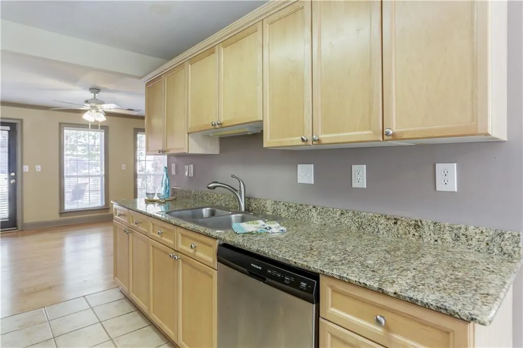 403 Masons Creek Circle, Sandy Springs, Georgia 30350, 2 Bedrooms Bedrooms, ,2 BathroomsBathrooms,Residential,Sold,403 Masons Creek Circle,6616562