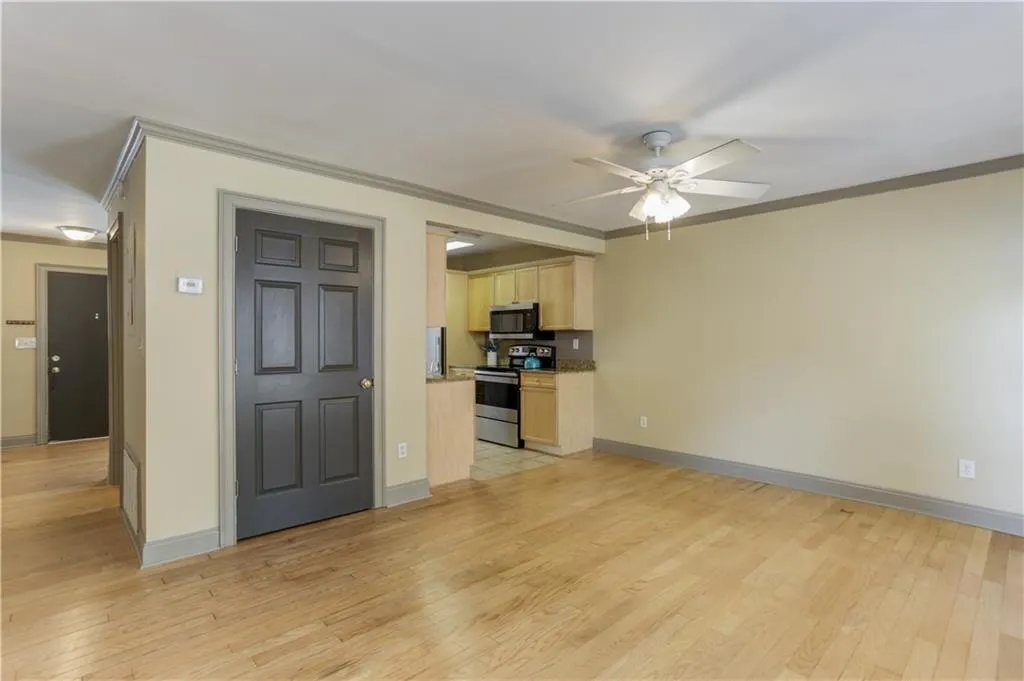 403 Masons Creek Circle, Sandy Springs, Georgia 30350, 2 Bedrooms Bedrooms, ,2 BathroomsBathrooms,Residential,Sold,403 Masons Creek Circle,6616562