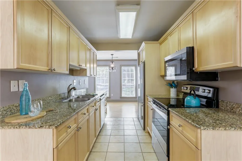 403 Masons Creek Circle, Sandy Springs, Georgia 30350, 2 Bedrooms Bedrooms, ,2 BathroomsBathrooms,Residential,Sold,403 Masons Creek Circle,6616562