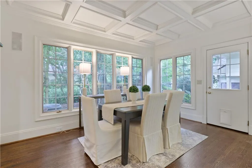 45 Paces West Drive Nw, Atlanta, Georgia 30327, 3 Bedrooms Bedrooms, ,2 BathroomsBathrooms,Residential,For Sale,45 Paces West Drive Nw,7646937