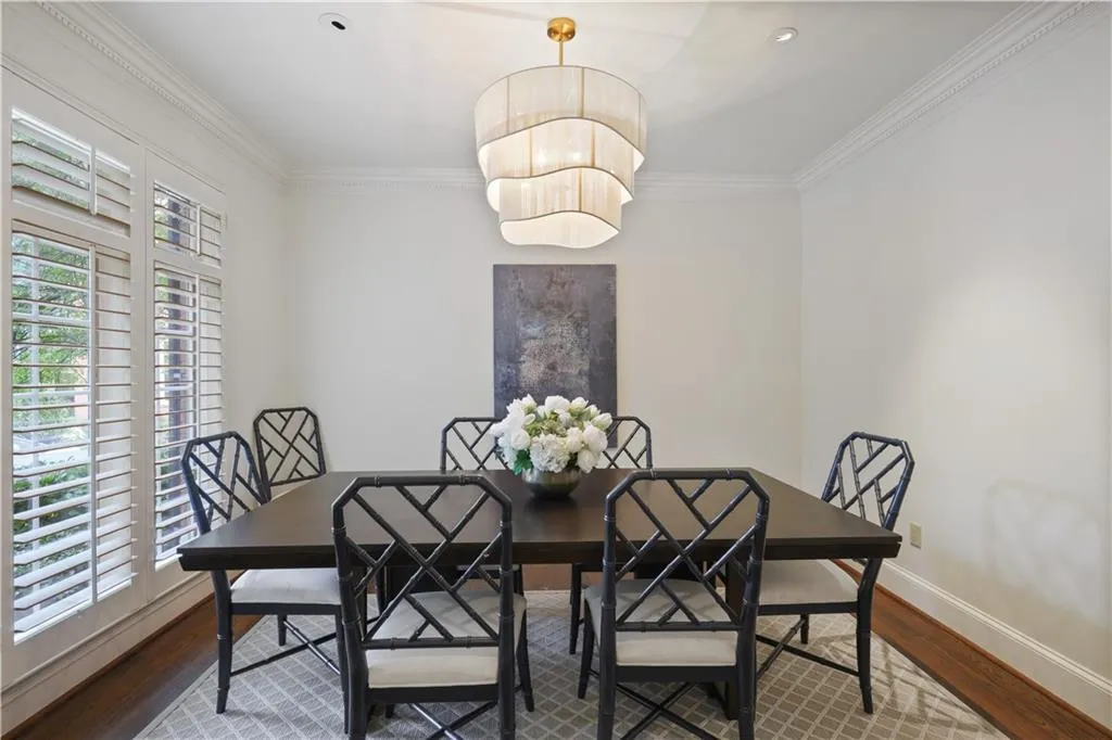 45 Paces West Drive Nw, Atlanta, Georgia 30327, 3 Bedrooms Bedrooms, ,2 BathroomsBathrooms,Residential,For Sale,45 Paces West Drive Nw,7646937