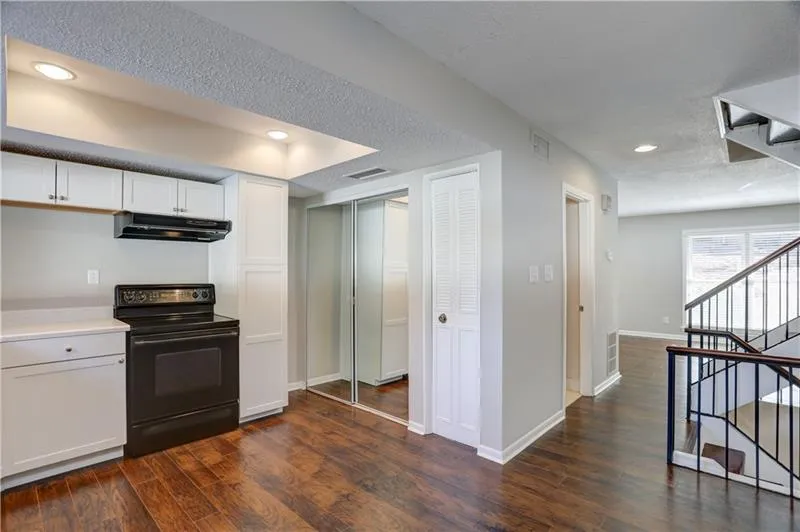 7360 Cardigan Circle, Sandy Springs, Georgia 30328, 3 Bedrooms Bedrooms, ,3 BathroomsBathrooms,Residential,Sold,7360 Cardigan Circle,6635916