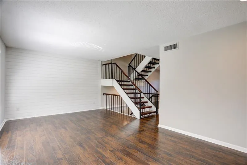 7360 Cardigan Circle, Sandy Springs, Georgia 30328, 3 Bedrooms Bedrooms, ,3 BathroomsBathrooms,Residential,Sold,7360 Cardigan Circle,6635916