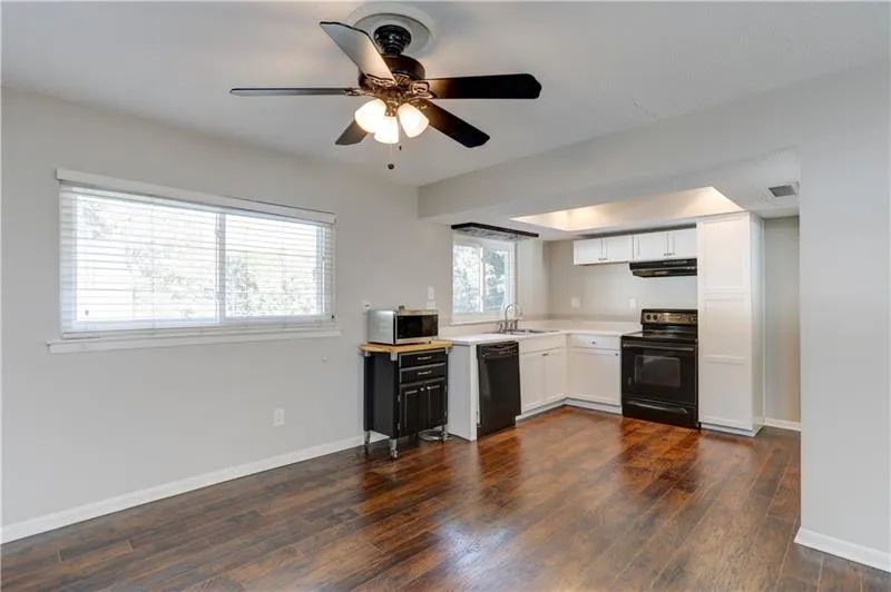 7360 Cardigan Circle, Sandy Springs, Georgia 30328, 3 Bedrooms Bedrooms, ,3 BathroomsBathrooms,Residential,Sold,7360 Cardigan Circle,6635916