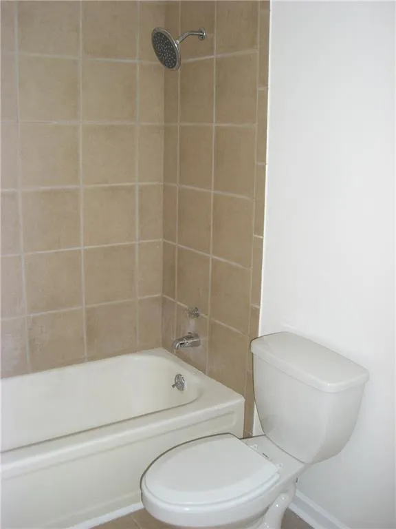 355 Winding River Drive Unit F, Sandy Springs, Georgia 30350, 3 Bedrooms Bedrooms, ,2 BathroomsBathrooms,Residential,Sold,355 Winding River Drive Unit F,5650521