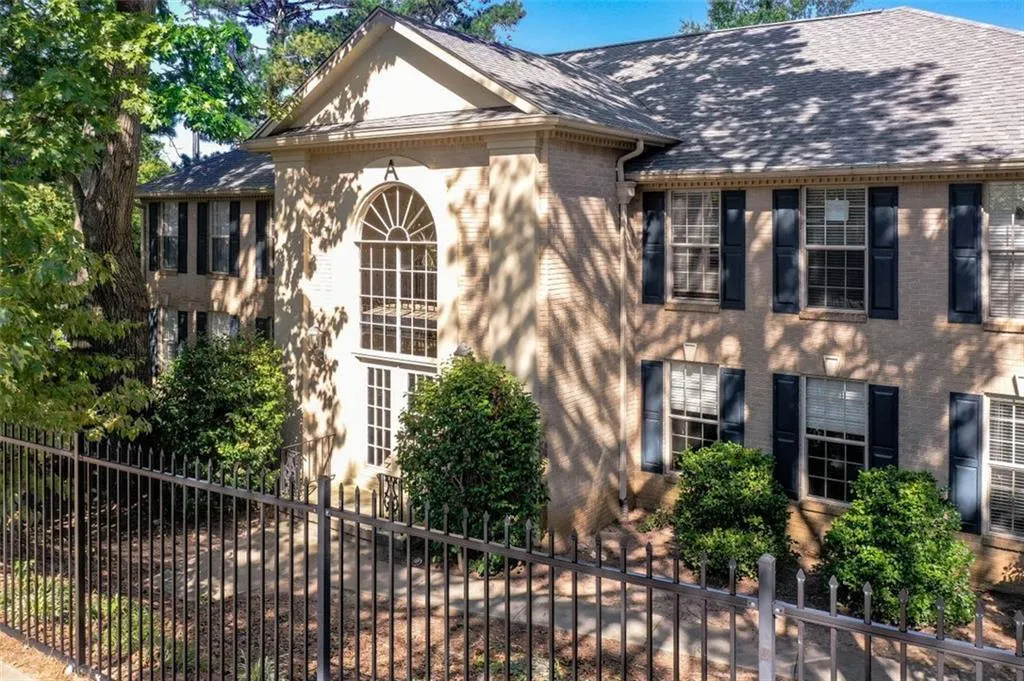 750 Dalrymple Road Unit A2, Atlanta, Georgia 30328, 2 Bedrooms Bedrooms, ,2 BathroomsBathrooms,Residential,Sold,750 Dalrymple Road Unit A2,6951055