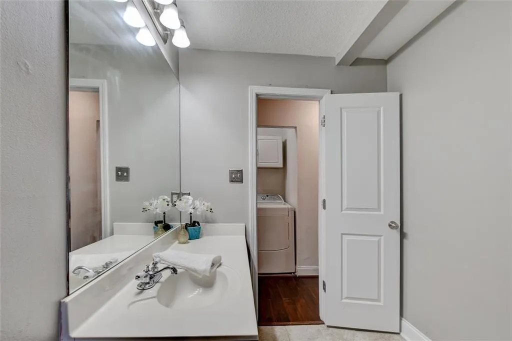 750 Dalrymple Road Unit A2, Atlanta, Georgia 30328, 2 Bedrooms Bedrooms, ,2 BathroomsBathrooms,Residential,Sold,750 Dalrymple Road Unit A2,6951055