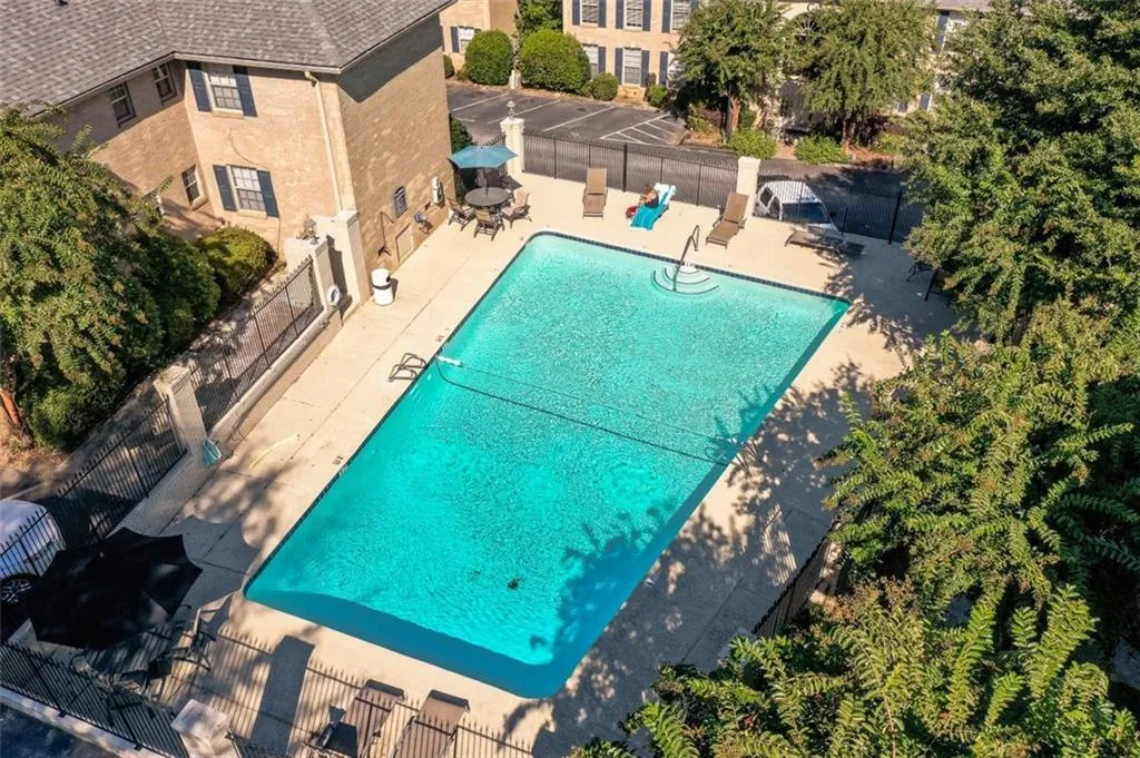 750 Dalrymple Road Unit A2, Atlanta, Georgia 30328, 2 Bedrooms Bedrooms, ,2 BathroomsBathrooms,Residential,Sold,750 Dalrymple Road Unit A2,6951055