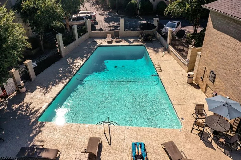 750 Dalrymple Road Unit A2, Atlanta, Georgia 30328, 2 Bedrooms Bedrooms, ,2 BathroomsBathrooms,Residential,Sold,750 Dalrymple Road Unit A2,6951055