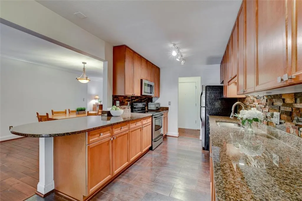 750 Dalrymple Road Unit A2, Atlanta, Georgia 30328, 2 Bedrooms Bedrooms, ,2 BathroomsBathrooms,Residential,Sold,750 Dalrymple Road Unit A2,6951055
