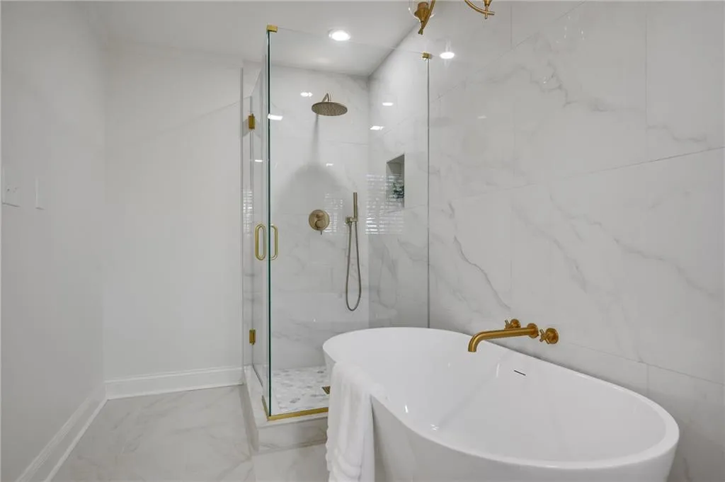 52 Paces West Drive Nw, Atlanta, Georgia 30327, 3 Bedrooms Bedrooms, 0 ,2 BathroomsBathrooms,Residential,For Sale,52 Paces West Drive Nw,7688150