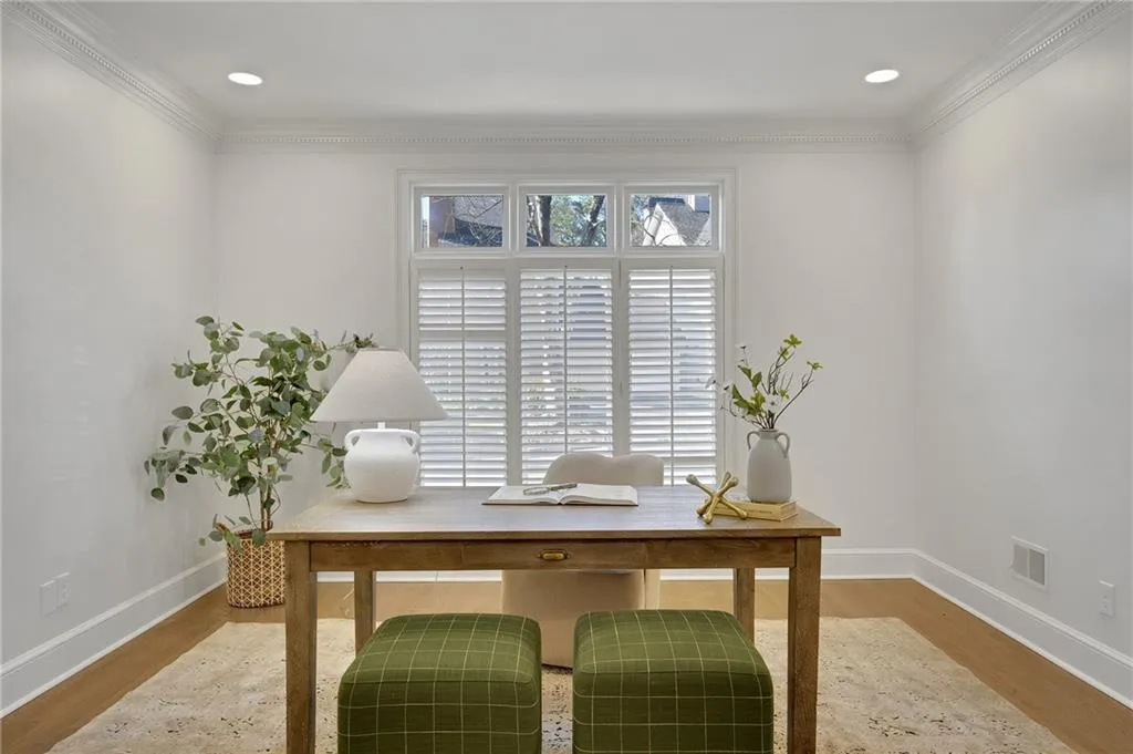 52 Paces West Drive Nw, Atlanta, Georgia 30327, 3 Bedrooms Bedrooms, 0 ,2 BathroomsBathrooms,Residential,For Sale,52 Paces West Drive Nw,7688150