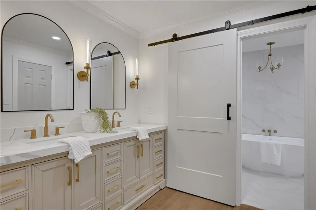 52 Paces West Drive Nw, Atlanta, Georgia 30327, 3 Bedrooms Bedrooms, 0 ,2 BathroomsBathrooms,Residential,For Sale,52 Paces West Drive Nw,7688150
