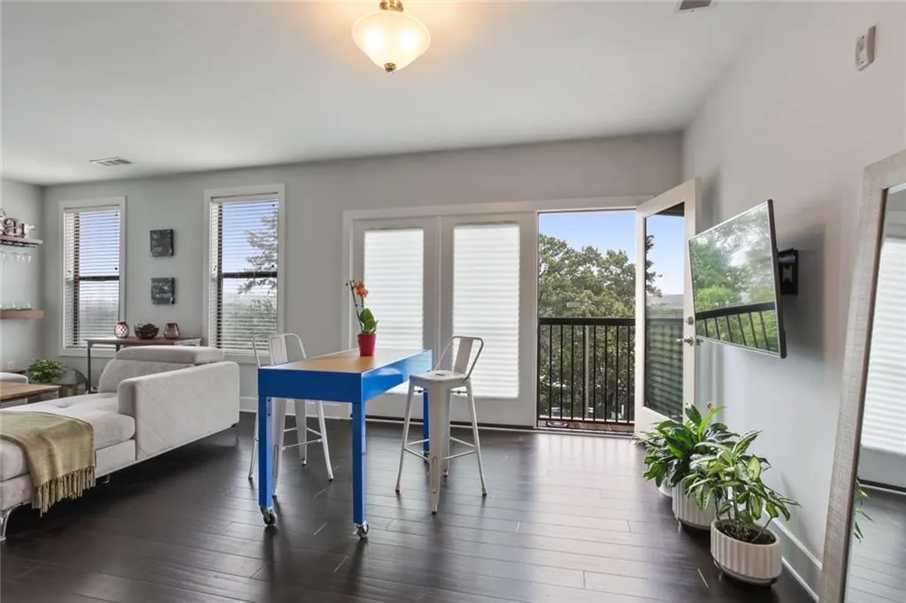 799 Hammond Drive Ne Unit 329, Sandy Springs, Georgia 30328, 2 Bedrooms Bedrooms, ,2 BathroomsBathrooms,Residential,Sold,799 Hammond Drive Ne Unit 329,6933071