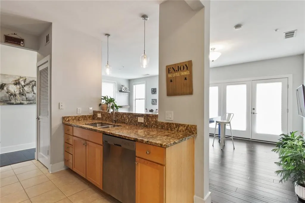 799 Hammond Drive Ne Unit 329, Sandy Springs, Georgia 30328, 2 Bedrooms Bedrooms, ,2 BathroomsBathrooms,Residential,Sold,799 Hammond Drive Ne Unit 329,6933071