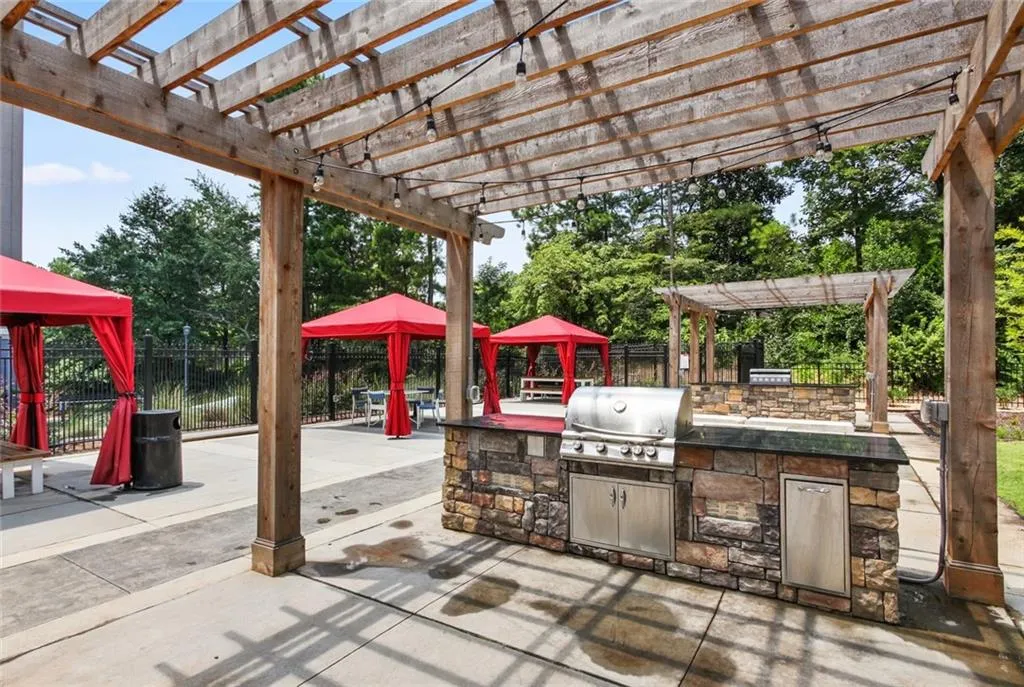 799 Hammond Drive Ne Unit 329, Sandy Springs, Georgia 30328, 2 Bedrooms Bedrooms, ,2 BathroomsBathrooms,Residential,Sold,799 Hammond Drive Ne Unit 329,6933071