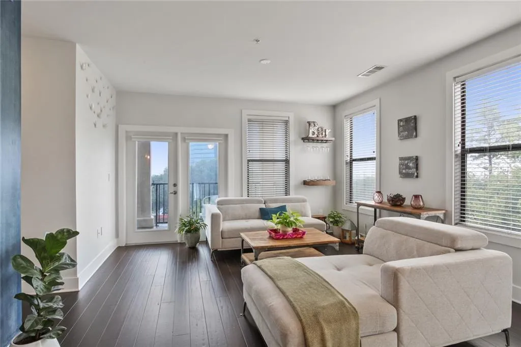 799 Hammond Drive Ne Unit 329, Sandy Springs, Georgia 30328, 2 Bedrooms Bedrooms, ,2 BathroomsBathrooms,Residential,Sold,799 Hammond Drive Ne Unit 329,6933071