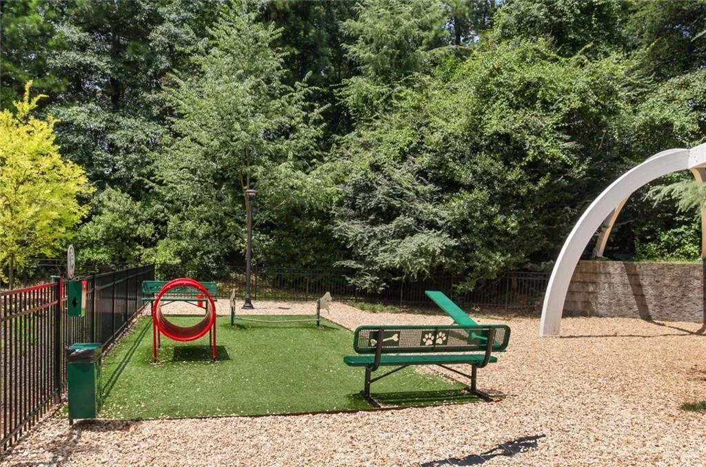 799 Hammond Drive Ne Unit 329, Sandy Springs, Georgia 30328, 2 Bedrooms Bedrooms, ,2 BathroomsBathrooms,Residential,Sold,799 Hammond Drive Ne Unit 329,6933071