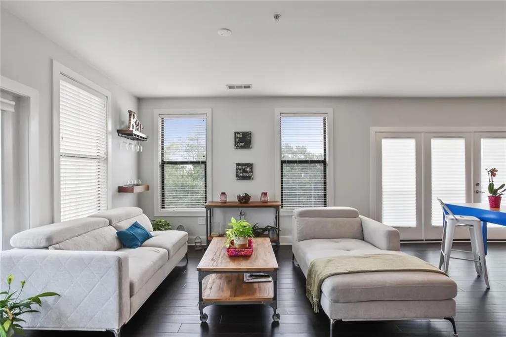 799 Hammond Drive Ne Unit 329, Sandy Springs, Georgia 30328, 2 Bedrooms Bedrooms, ,2 BathroomsBathrooms,Residential,Sold,799 Hammond Drive Ne Unit 329,6933071