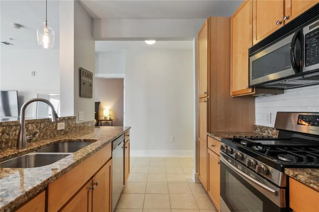 799 Hammond Drive Ne Unit 329, Sandy Springs, Georgia 30328, 2 Bedrooms Bedrooms, ,2 BathroomsBathrooms,Residential,Sold,799 Hammond Drive Ne Unit 329,6933071