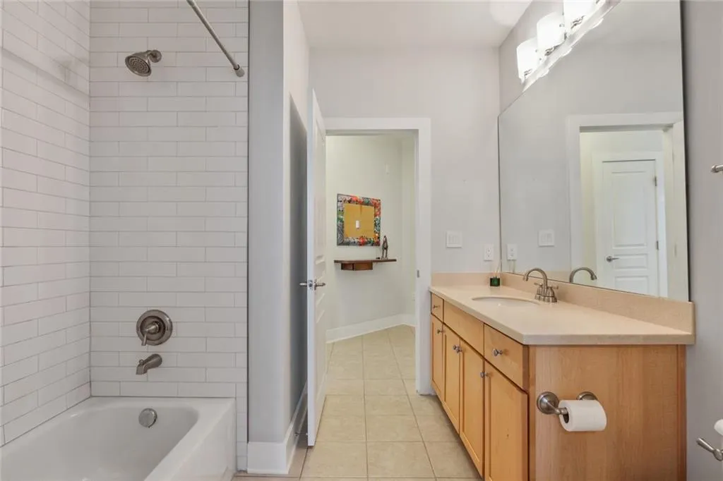 799 Hammond Drive Ne Unit 329, Sandy Springs, Georgia 30328, 2 Bedrooms Bedrooms, ,2 BathroomsBathrooms,Residential,Sold,799 Hammond Drive Ne Unit 329,6933071