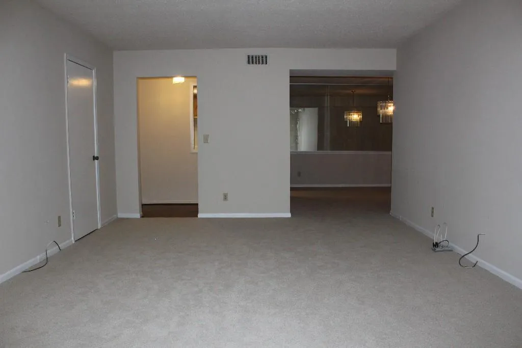 6851 Roswell Road Unit N17, Sandy Springs, Georgia 30328, 3 Bedrooms Bedrooms, ,2 BathroomsBathrooms,Residential,Sold,6851 Roswell Road Unit N17,5570837