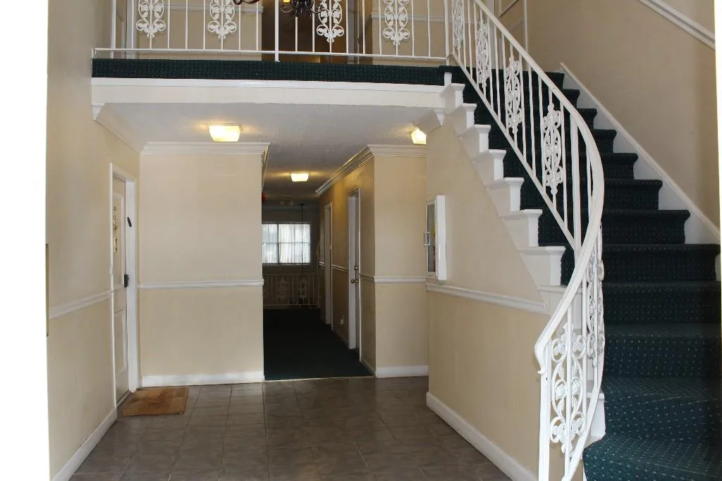 6851 Roswell Road Unit N17, Sandy Springs, Georgia 30328, 3 Bedrooms Bedrooms, ,2 BathroomsBathrooms,Residential,Sold,6851 Roswell Road Unit N17,5570837