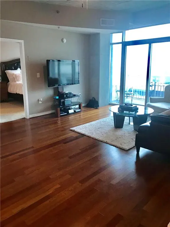 Atlanta, Georgia 30305, 2 Bedrooms Bedrooms, ,2 BathroomsBathrooms,Residential,Sold,5985196