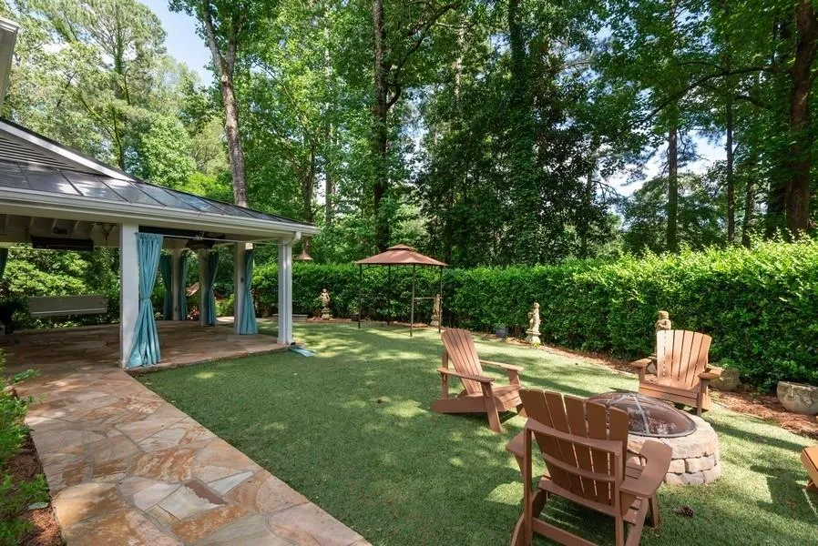 700 Schooner Circle, Sandy Springs, Georgia 30328, 5 Bedrooms Bedrooms, ,2 BathroomsBathrooms,Residential,Sold,700 Schooner Circle,6726680