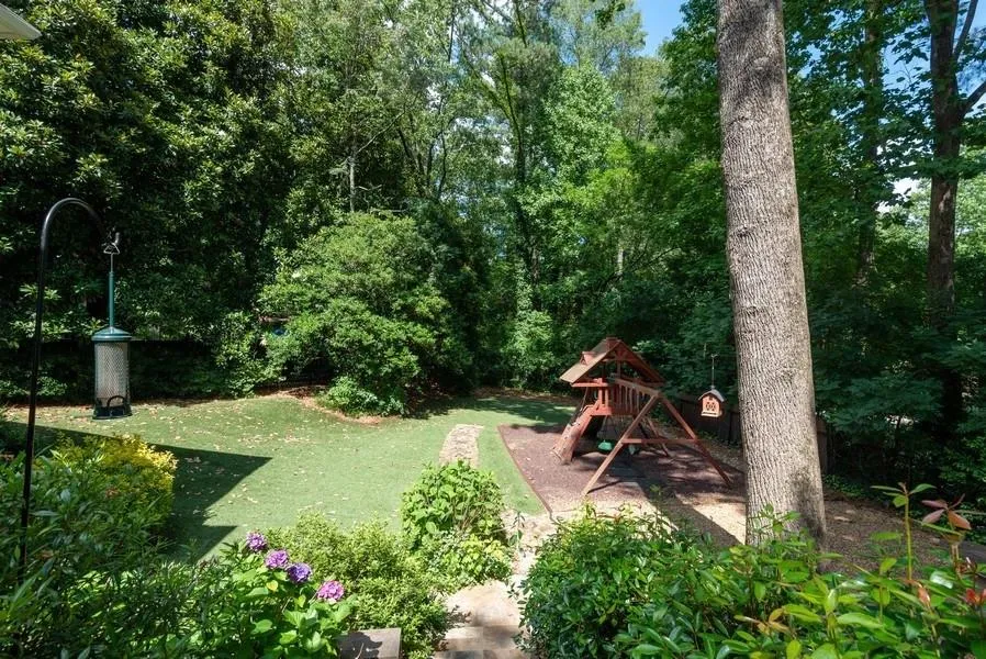 700 Schooner Circle, Sandy Springs, Georgia 30328, 5 Bedrooms Bedrooms, ,2 BathroomsBathrooms,Residential,Sold,700 Schooner Circle,6726680