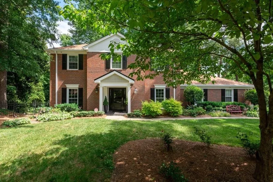700 Schooner Circle, Sandy Springs, Georgia 30328, 5 Bedrooms Bedrooms, ,2 BathroomsBathrooms,Residential,Sold,700 Schooner Circle,6726680
