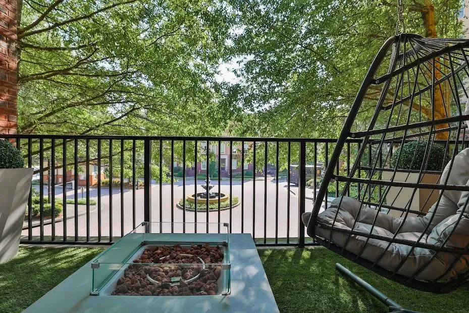 200 River Vista Drive Unit 304, Atlanta, Georgia 30339, 1 Bedroom Bedrooms, ,1 BathroomBathrooms,Residential,Sold,200 River Vista Drive Unit 304,7350391