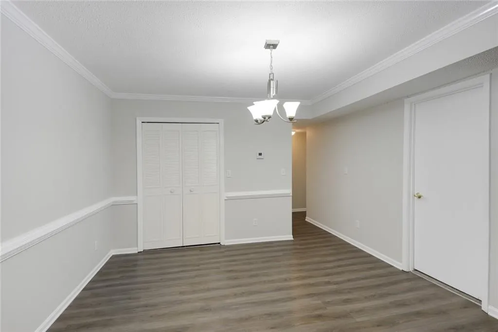 6851 Roswell Road Ne Unit Q9, Sandy Springs, Georgia 30328, 3 Bedrooms Bedrooms, ,2 BathroomsBathrooms,Residential,Sold,6851 Roswell Road Ne Unit Q9,6789912