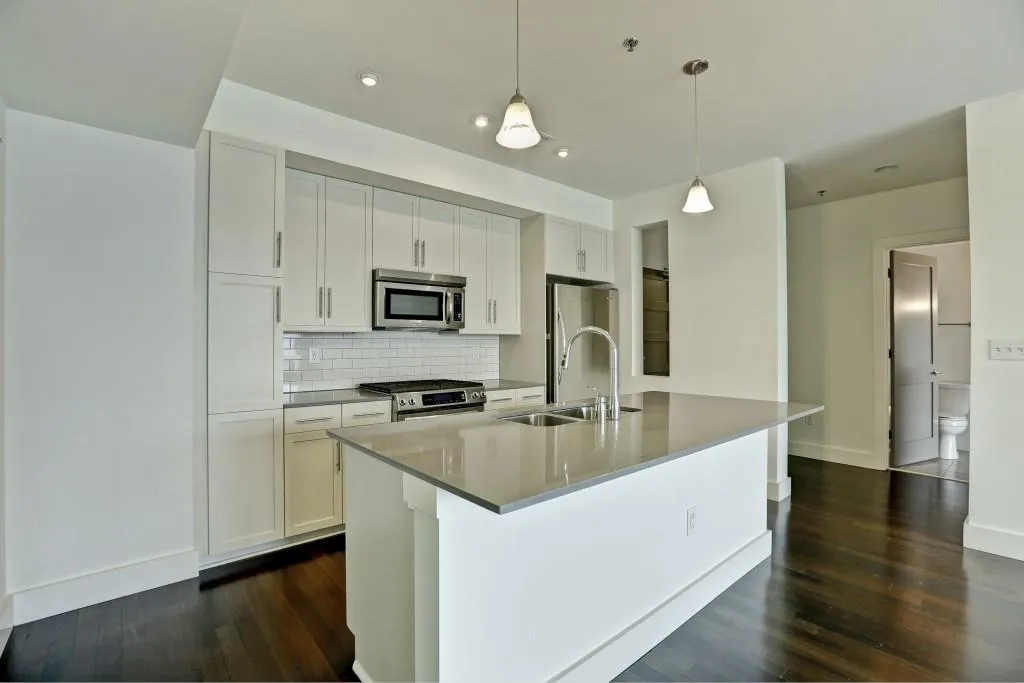 1100 Howell Mill Road Nw Unit 212, Atlanta, Georgia 30318, 2 Bedrooms Bedrooms, ,2 BathroomsBathrooms,Residential,Sold,1100 Howell Mill Road Nw Unit 212,5802768
