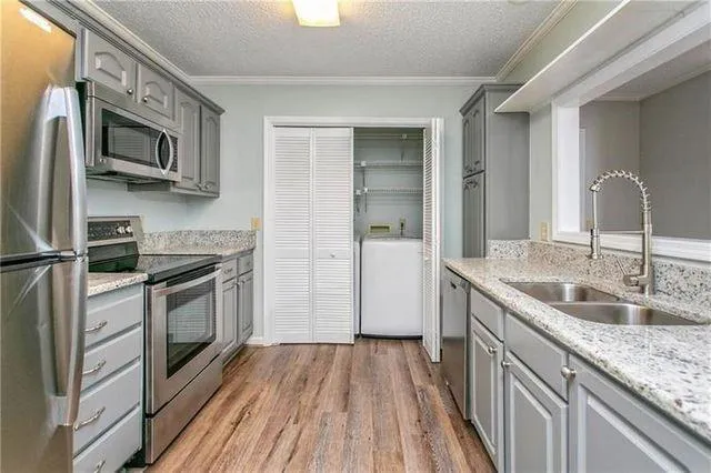 511 Abingdon Way, Sandy Springs, Georgia 30328, 2 Bedrooms Bedrooms, ,2 BathroomsBathrooms,Residential,For Sale,511 Abingdon Way,7764801
