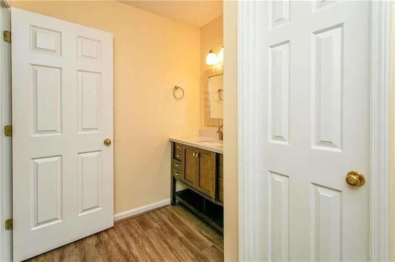 511 Abingdon Way, Sandy Springs, Georgia 30328, 2 Bedrooms Bedrooms, ,2 BathroomsBathrooms,Residential,For Sale,511 Abingdon Way,7764801