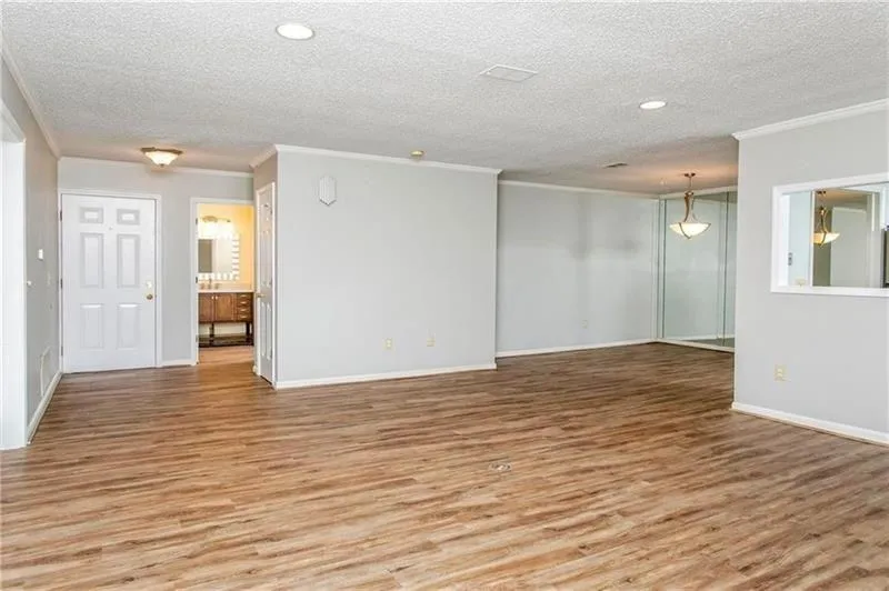 511 Abingdon Way, Sandy Springs, Georgia 30328, 2 Bedrooms Bedrooms, ,2 BathroomsBathrooms,Residential,For Sale,511 Abingdon Way,7764801