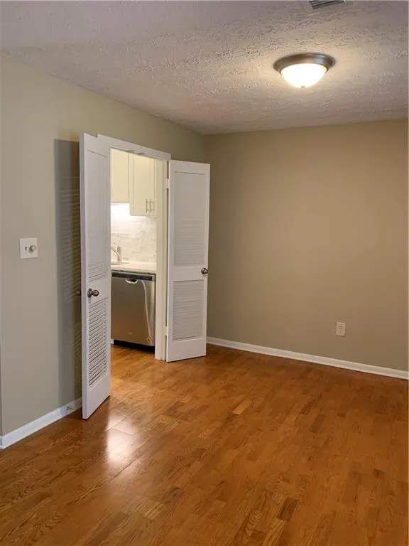 8740 Roswell Road Unit 10g, Sandy Springs, Georgia 30350, 2 Bedrooms Bedrooms, ,2 BathroomsBathrooms,Residential,Sold,8740 Roswell Road Unit 10g,6847423