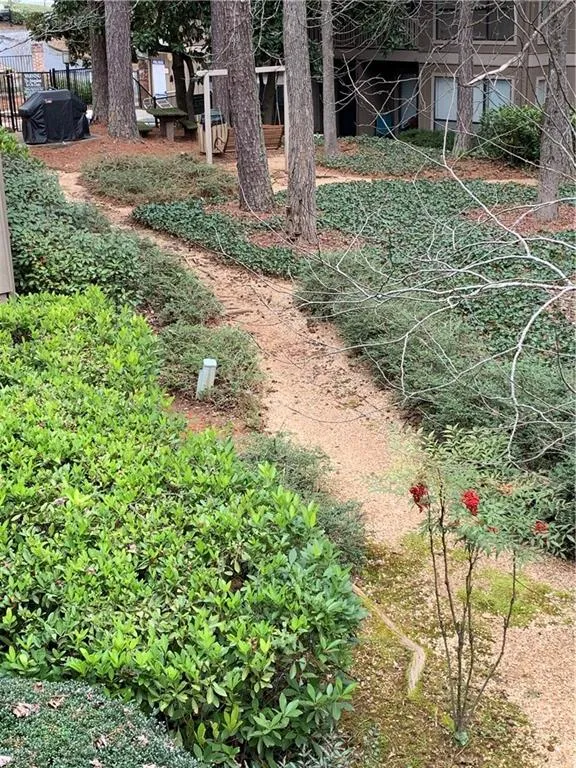 8740 Roswell Road Unit 10g, Sandy Springs, Georgia 30350, 2 Bedrooms Bedrooms, ,2 BathroomsBathrooms,Residential,Sold,8740 Roswell Road Unit 10g,6847423