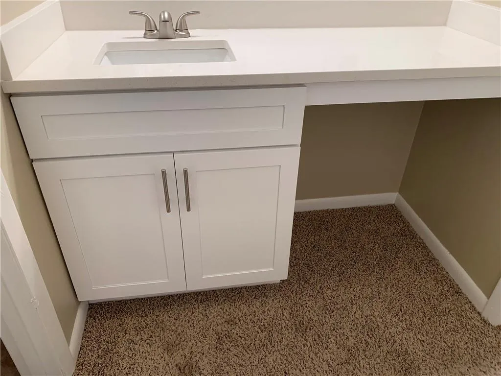 8740 Roswell Road Unit 10g, Sandy Springs, Georgia 30350, 2 Bedrooms Bedrooms, ,2 BathroomsBathrooms,Residential,Sold,8740 Roswell Road Unit 10g,6847423