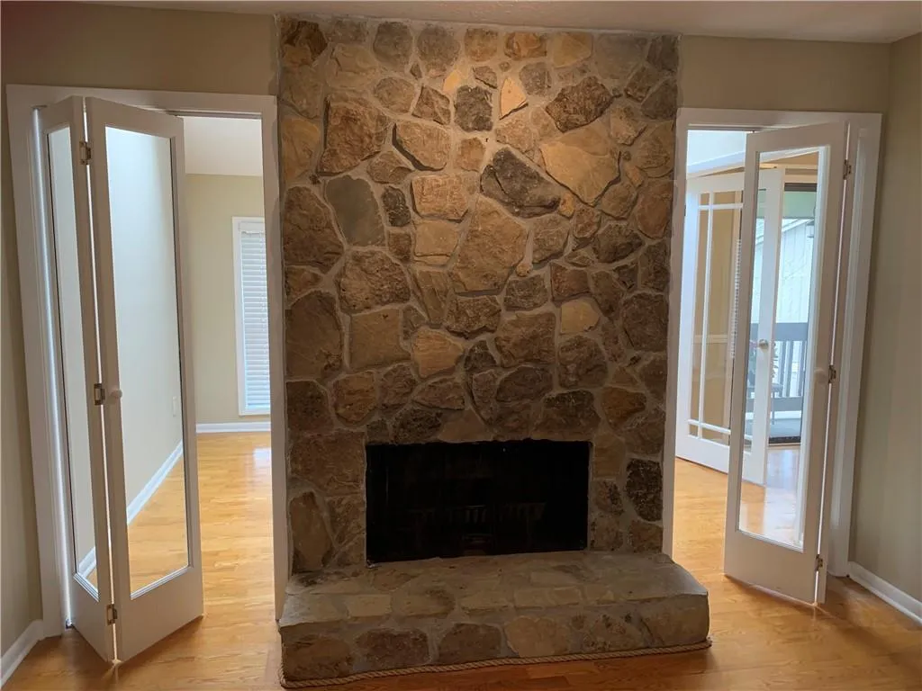 8740 Roswell Road Unit 10g, Sandy Springs, Georgia 30350, 2 Bedrooms Bedrooms, ,2 BathroomsBathrooms,Residential,Sold,8740 Roswell Road Unit 10g,6847423