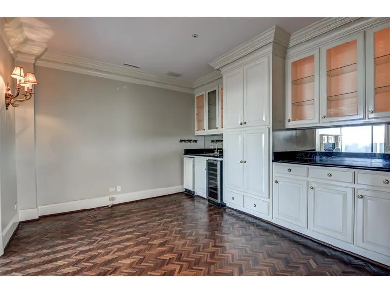 2575 Peachtree Unit 25 A/b, Atlanta, Georgia 30305, 3 Bedrooms Bedrooms, ,3 BathroomsBathrooms,Residential,Sold,2575 Peachtree Unit 25 A/b,5625631