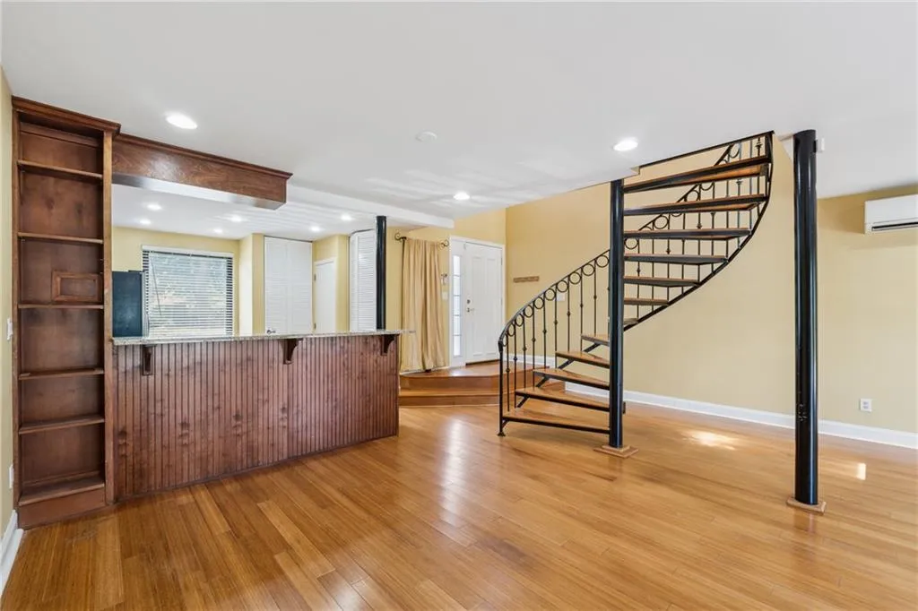 1023 Riverbend Club Drive Se, Atlanta, Georgia 30339, 2 Bedrooms Bedrooms, ,1 BathroomBathrooms,Residential,For Sale,1023 Riverbend Club Drive Se,7603190