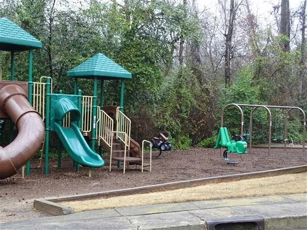 6700 Roswell Road Unit 3d, Sandy Springs, Georgia 30328, 3 Bedrooms Bedrooms, ,2 BathroomsBathrooms,Residential,Sold,6700 Roswell Road Unit 3d,5814542