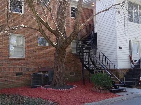 6700 Roswell Road Unit 3d, Sandy Springs, Georgia 30328, 3 Bedrooms Bedrooms, ,2 BathroomsBathrooms,Residential,Sold,6700 Roswell Road Unit 3d,5814542