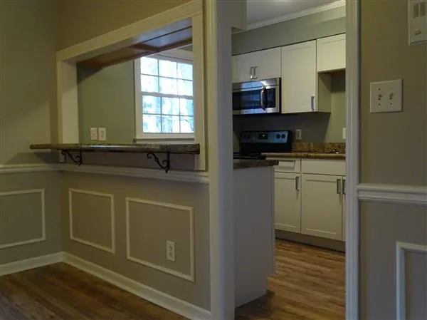 6700 Roswell Road Unit 3d, Sandy Springs, Georgia 30328, 3 Bedrooms Bedrooms, ,2 BathroomsBathrooms,Residential,Sold,6700 Roswell Road Unit 3d,5814542