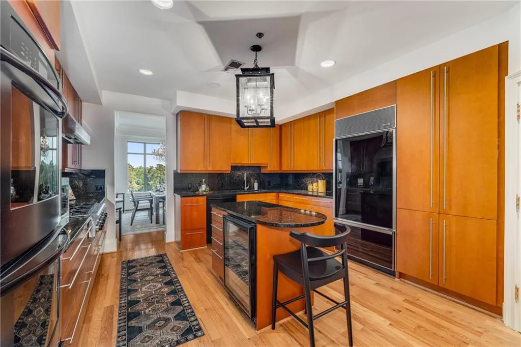 3286 Northside Parkway Nw Unit 903, Atlanta, Georgia 30327, 3 Bedrooms Bedrooms, ,2 BathroomsBathrooms,Residential,For Sale,3286 Northside Parkway Nw Unit 903,7571884