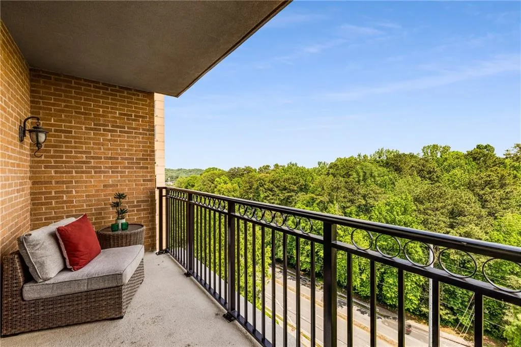 3286 Northside Parkway Nw Unit 903, Atlanta, Georgia 30327, 3 Bedrooms Bedrooms, ,2 BathroomsBathrooms,Residential,For Sale,3286 Northside Parkway Nw Unit 903,7571884