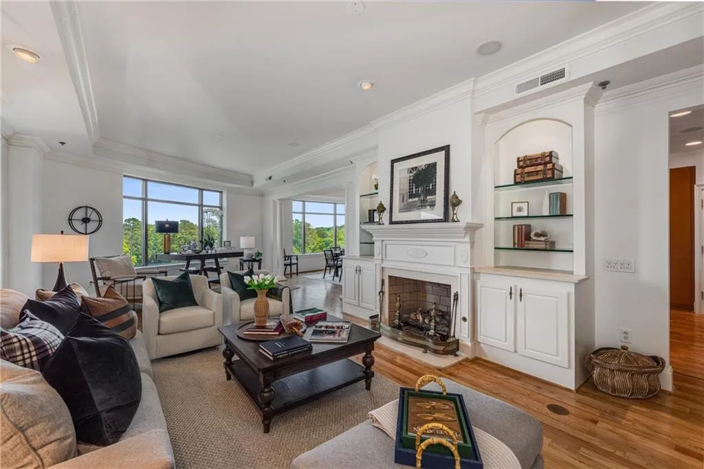 3286 Northside Parkway Nw Unit 903, Atlanta, Georgia 30327, 3 Bedrooms Bedrooms, ,2 BathroomsBathrooms,Residential,For Sale,3286 Northside Parkway Nw Unit 903,7571884